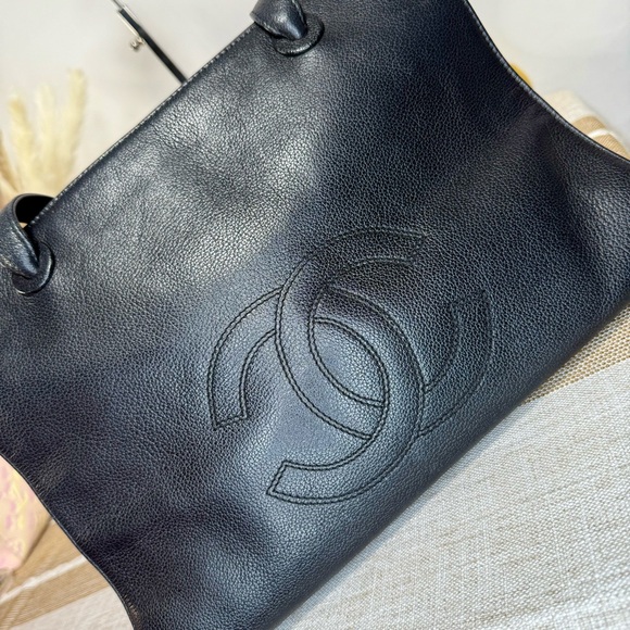 EUC Vintage CHANEL CC Black Caviar Leather Shoulder Bag - Picture 9 of 17